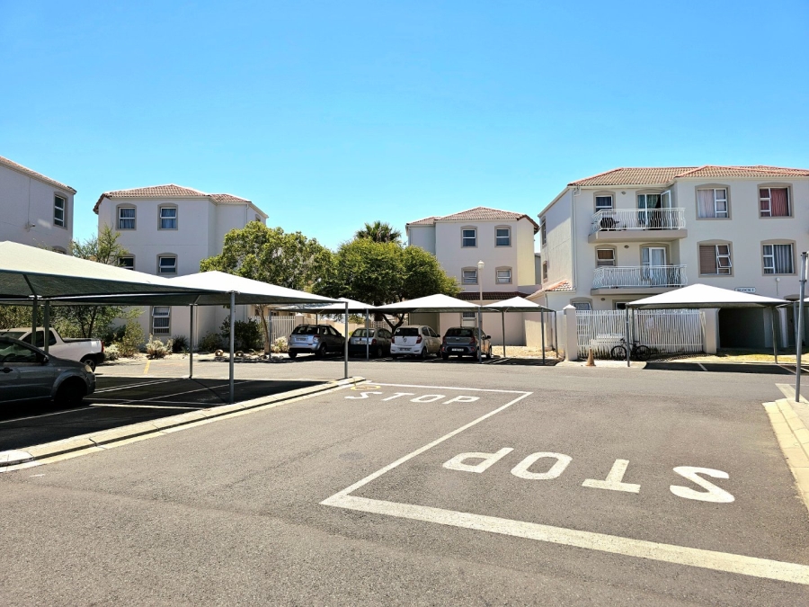 2 Bedroom Property for Sale in Whispering Pines Western Cape